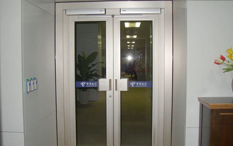 平開自動（dòng）門