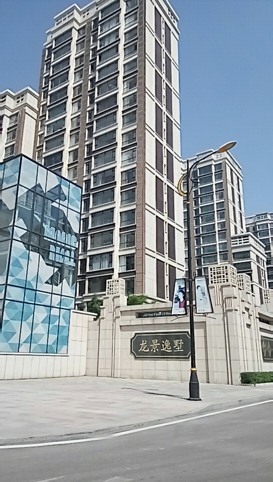 2018年（nián）5月4日臻觀（guān）園（yuán）小（xiǎo）區地下停車場防火卷簾門貨到（dào）工地