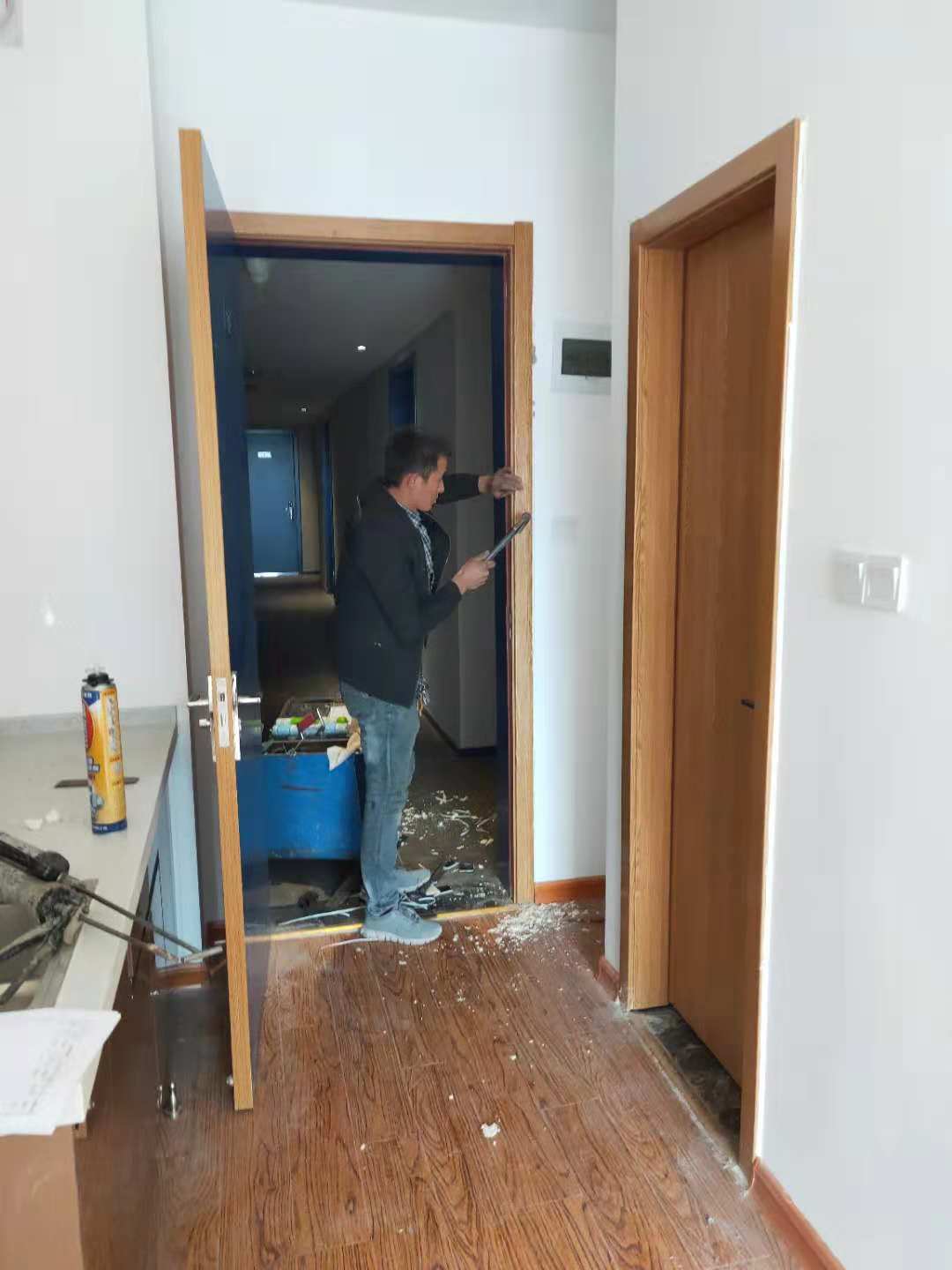 2018年11月16日大學城維修入戶門